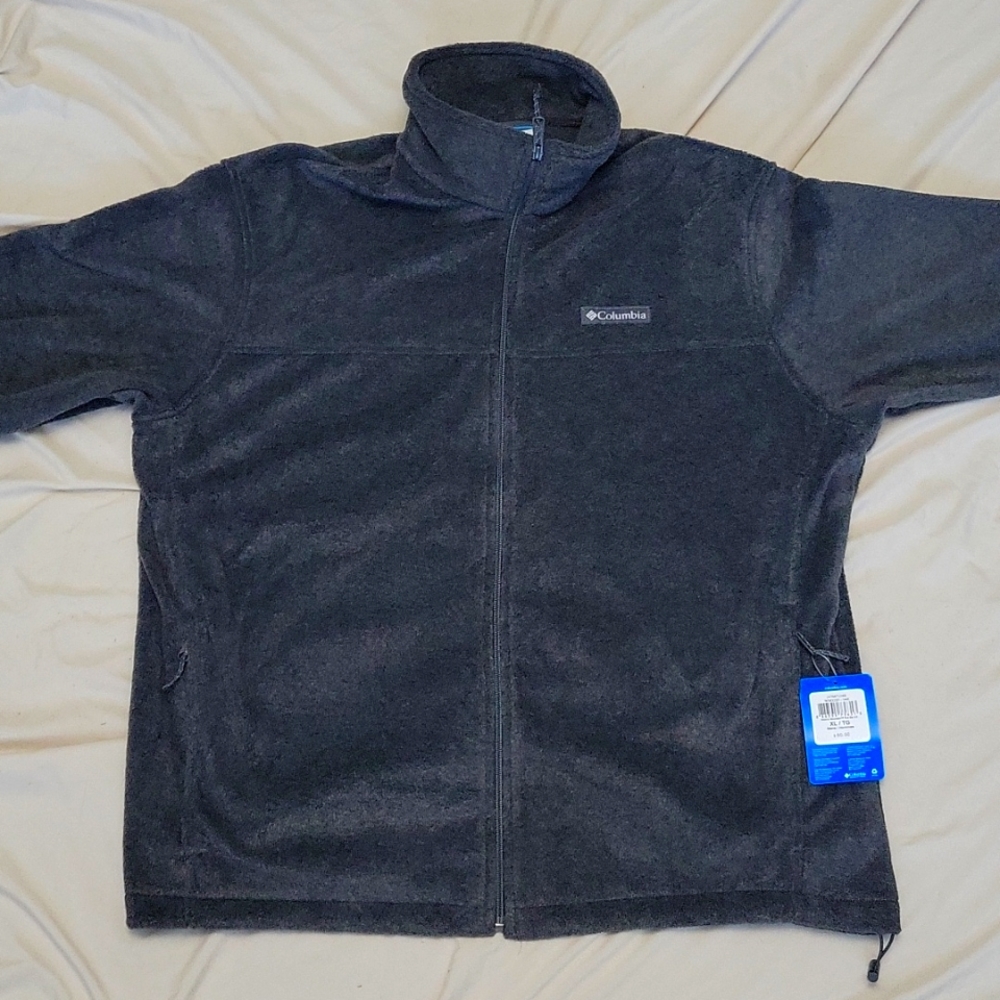 Columbia long sleeved fleece.  Full zip. Size XL